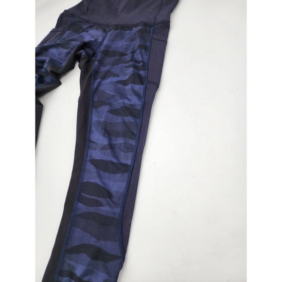 Lululemon Seek The Heat Crop Leggings Size 6 Blue Camo Luxtreme Mesh Gym Crops - Picture 4 of 11